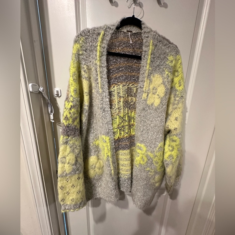 Free People Gather Me Close Cardi - Size Medium - Like New!